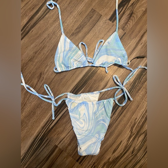 3 pieces set bathing suit and cover-up - Picture 3 of 4